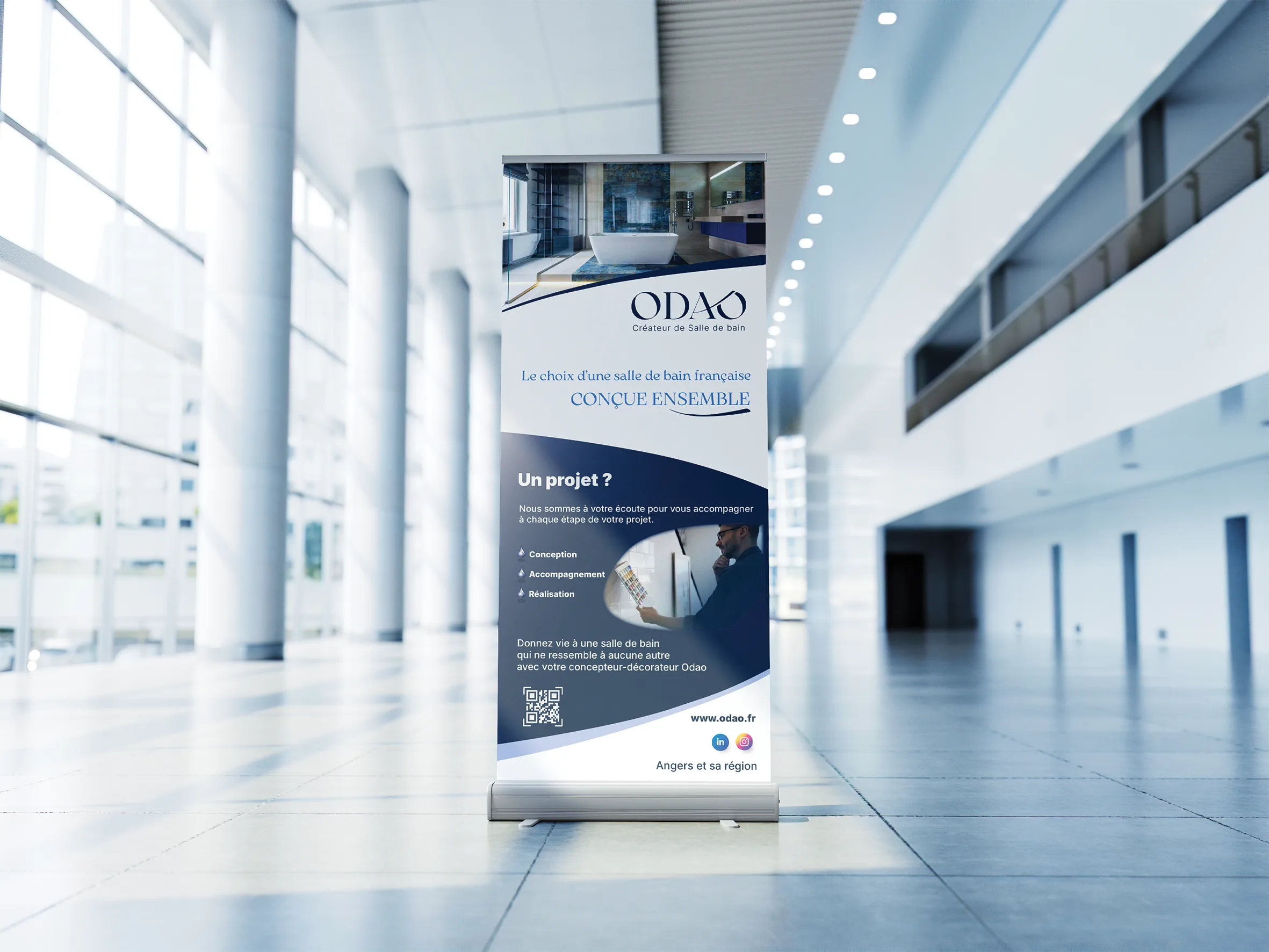 Free_Roll-up_Mockup_3 copie